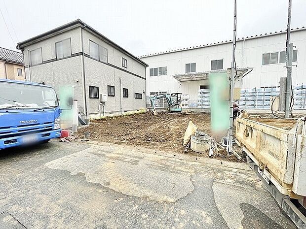 周囲の環境と調和しながら新たな暮らしの風景を描く整えられた敷地