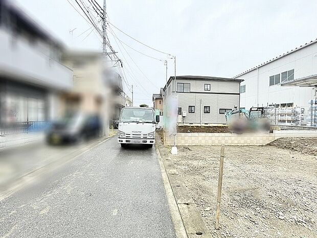 周辺の街並みが落ち着きを感じさせる、穏やかな住環境が広がるロケーションです。
