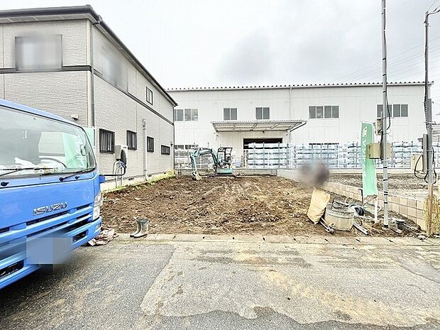 周辺環境と調和しながら新しい暮らしを築くためのゆとりある敷地です。