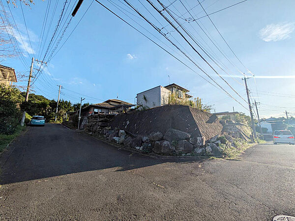 高台に面しているため眺望、陽当りがいいです。