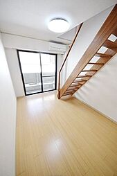 ビューラー145 2階ワンルームのリビング/ダイニング