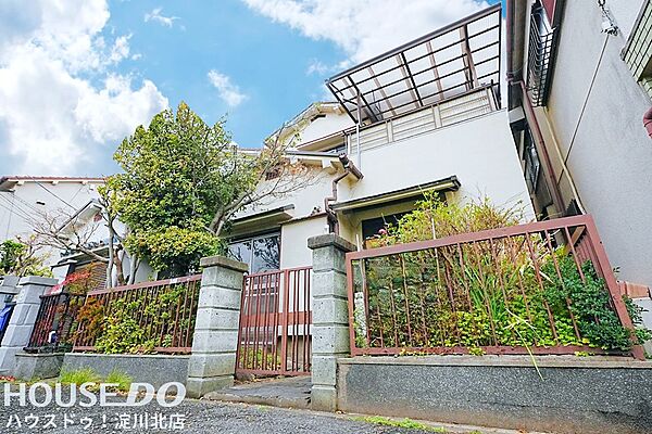 ■■本日内覧可能■■阪急宝塚線「服部天神」駅徒歩12分・「庄内」駅徒歩14分！2階建て・和室メインの落ち着きのあるお家です♪奥行きのある南向きバルコニー・居住用はもちろん、収益としてもおすすめです！
