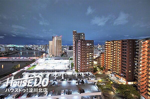 ■■内覧予約受付中■■阪急宝塚線「三国」駅徒歩5分！阪急神戸線も利用可能！ペット飼育可・15階建て7階部分・南向きバルコニー・専用駐車場1台分付！（無償）2026年9月リフォーム完成（全室クロス貼替）