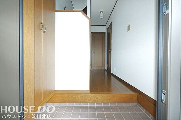 ■■本日内覧可能■■JR東海道本線「塚本」駅徒歩10分！2000年7月築・鉄骨造3階建て・4LDK・駐車スペース1台・屋根裏収納あり！スーパーやドラッグストア近く♪お気軽にお問い合わせください♪