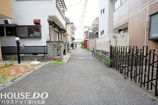 ■■本日内覧可能■■阪急神戸線「神崎川」駅徒歩10分！2025年8月一部リフォーム済み（フローリング上張り・全室クロス張替・洗面化粧台交換）各階に個室を配置した、プライベートを尊重できる間取りです♪