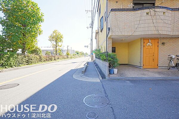 ■■本日内覧可能■■5SLDK中古戸建♪オール電化＆太陽光発電・角地ならではの開放感と充実した収納が魅力！2022年内装リフォーム済♪ぜひ現地にてご覧ください♪