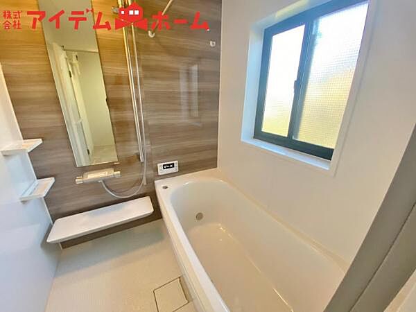 1坪タイプのバスルーム。 ゆったり足が伸ばせるので、毎日の疲れを癒やせます。
