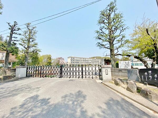 愛知県岡崎市立甲山中学校（1550m）