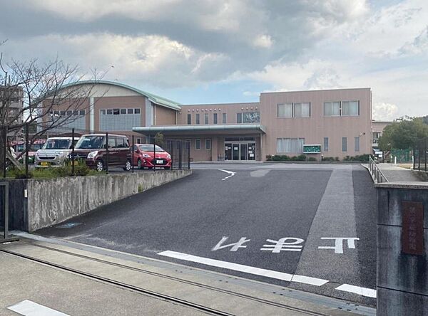 岡崎女子短期大学 付属第一早蕨幼稚園（340m）