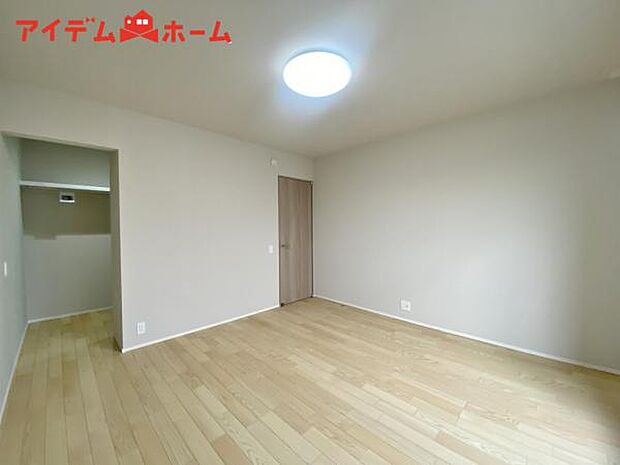 各居室に収納付きです。 居室空間をより広々と使えます