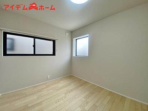 広々とした居住空間は日々の暮らしを彩り、 心のやすらぎと満足感を与えてくれます。