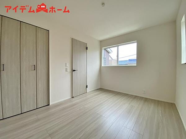 広々とした居住空間は日々の暮らしを彩り、 心のやすらぎと満足感を与えてくれます。