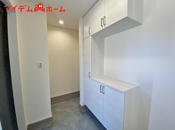 玄関を拡大表示