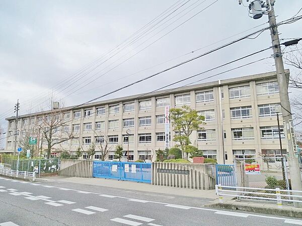 豊田市立豊南中学校（1480m）