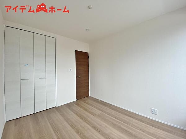 各居室に収納付きです。 居室空間をより広々と使えます！