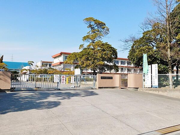 西尾市立米津小学校（800m）