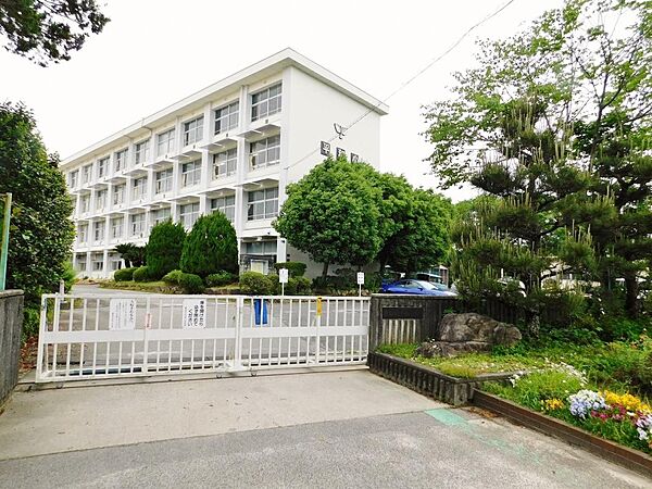 豊田市立平和小学校（450m）