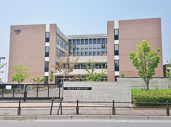 岡崎市立翔南中学校（1467m）