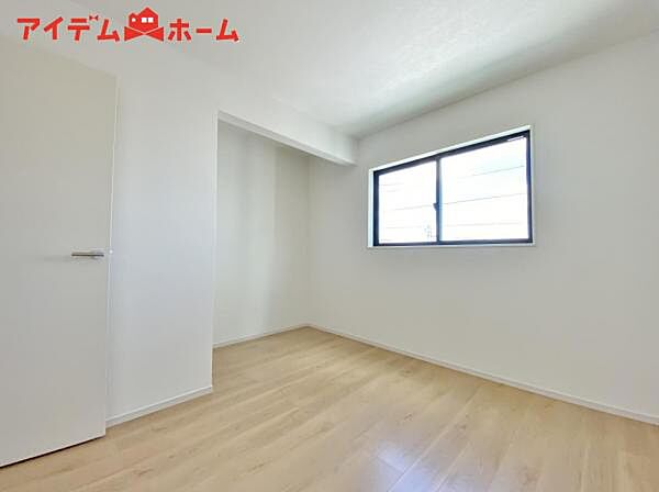 2号棟 各居室に収納付きです。 居室空間をより広々と使えます！