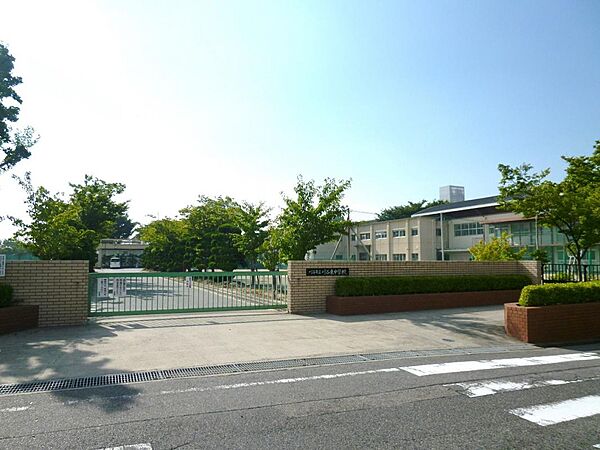 刈谷市立刈谷東中学校（880m）