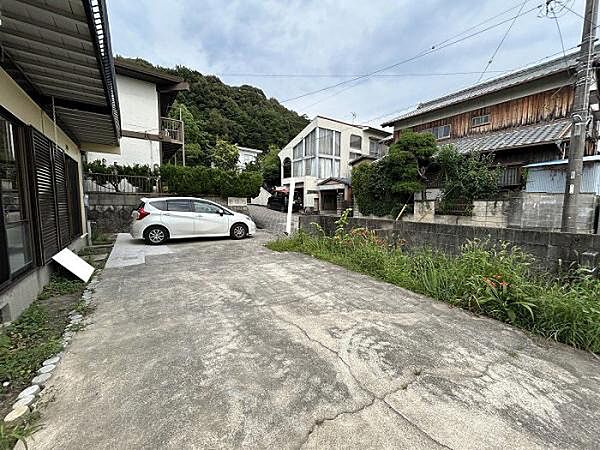縦列3台駐車可能なカースペース！