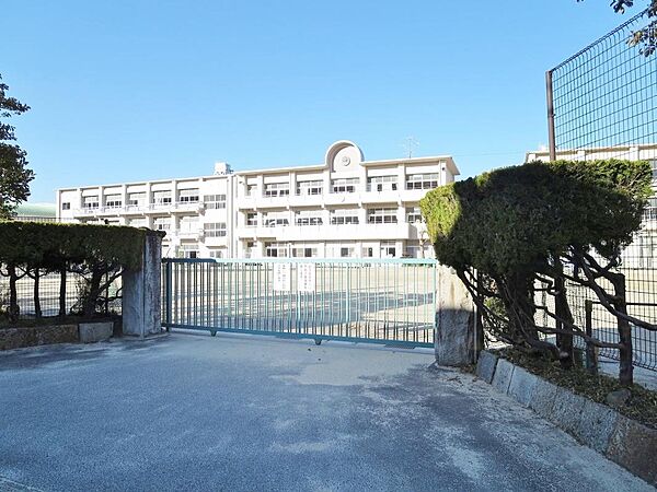 岡崎市立藤川小学校（1400m）