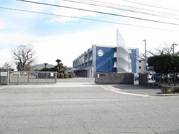 大浜小学校（633m）