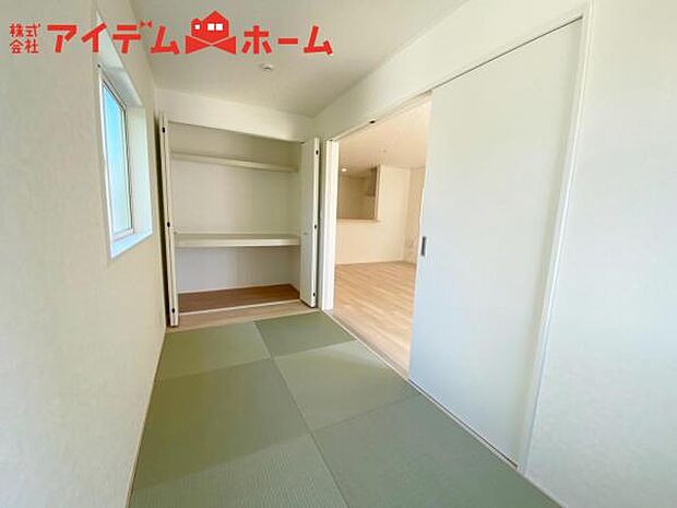 1号棟 リビングから目が届く和室は、お子様の遊び場・ 家事スペースとして使うのもオススメです
