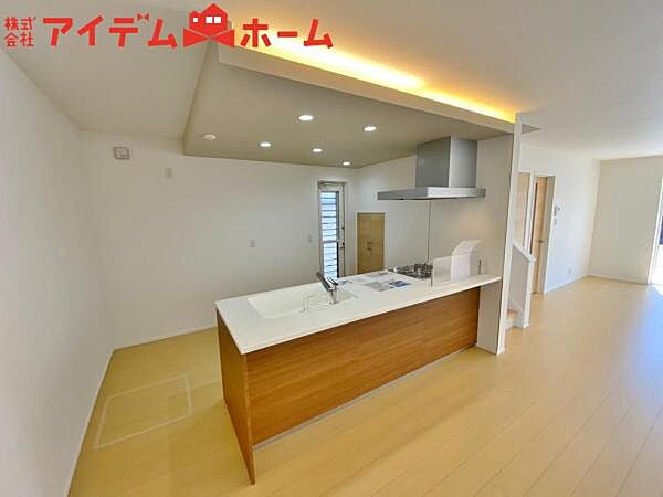 2号棟 キッチンで家事をしていても いつでも家族が近くに感じられるLDK。