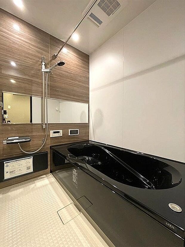 追焚・浴室乾燥機・浴室テレビ付きの標準仕様です。　高級感のある浴室で、気持ちよくご使用いただけます。
