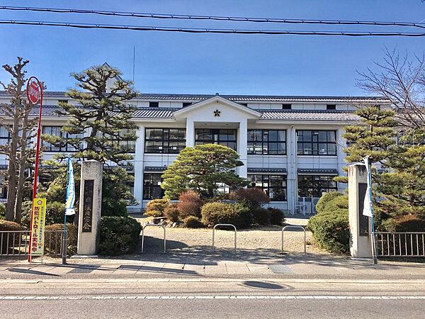 日野小学校　歩6分