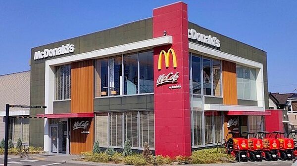 マクドナルド　歩11分