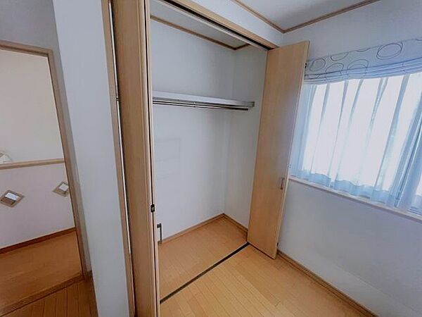 ５帖洋室の収納。全居室収納あり♪