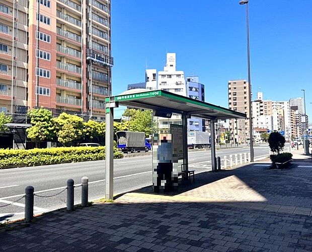 バス停「新庚申塚」乗り場はすぐ目の前！