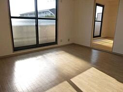 ラ・ヴェルドミール 202 2階3LDKのリビング/ダイニング