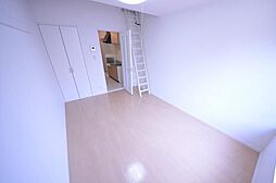 グラントールI 203 2階1Kのリビング/ダイニング