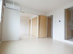 リーセント・メゾンS 2階1LDKのリビング/ダイニング