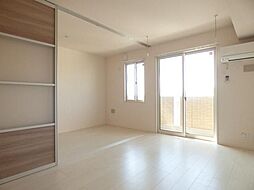 カサ・デ・トレス 2階1LDKのリビング/ダイニング