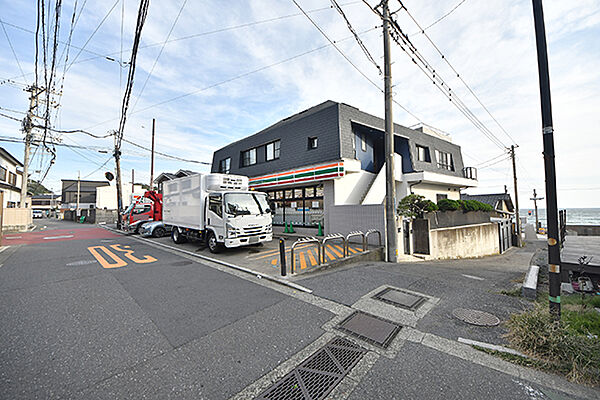 セブンイレブン 鎌倉稲村が崎店まで約679m
