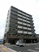  築5年9ヶ月 8階建の賃貸物件