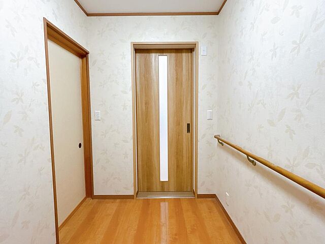 玄関 小矢部市石動町6-3