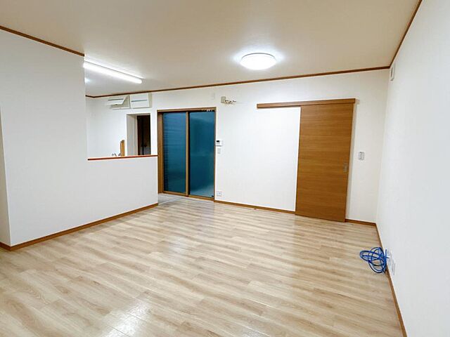 リビング/ダイニング 小矢部市石動町6-3