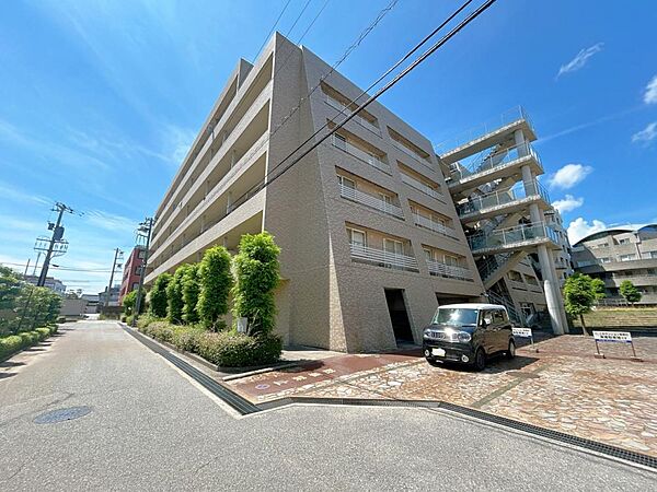 apartment 富山県高岡市立野487-1