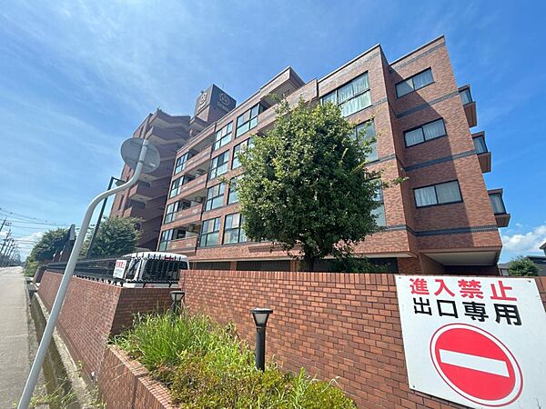 apartment 富山県高岡市立野487-1