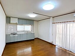 高岡市平成町　戸建て 4LDKのリビング/ダイニング