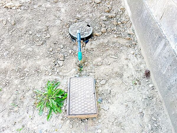 上水道の引き込みもあります。