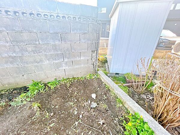 高岡市立能町 後方北側境界の写真になります。 1026m