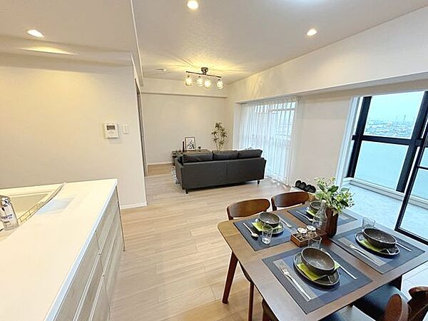 【リフォーム済】別角度から撮影したリビングになります。