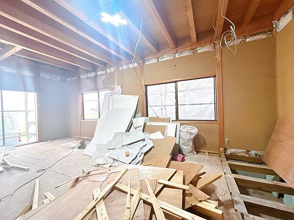 【リフォーム中】こちらの和室は約6帖の洋室に変更予定です。