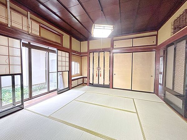 【リフォーム中】1階和室になります。リビングに取り込む予定になります。